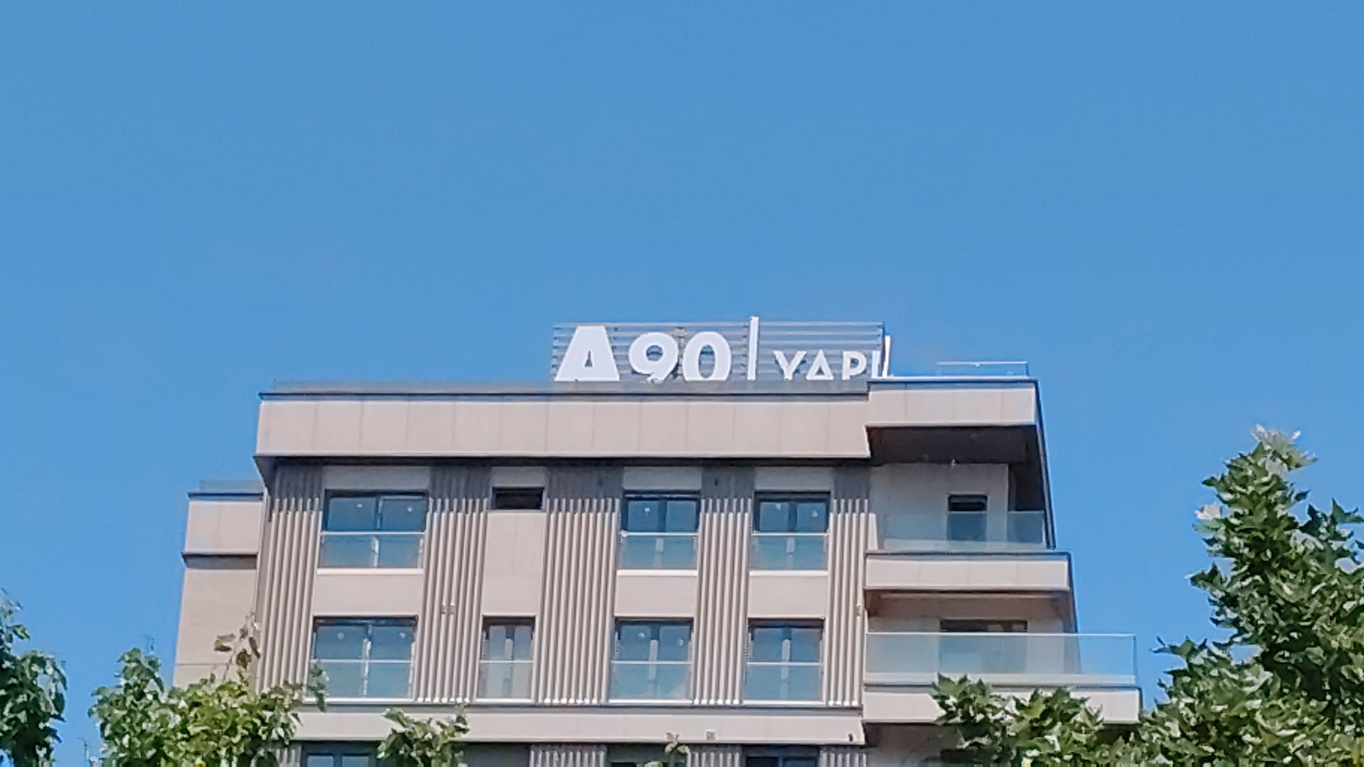 Çatı Tabelası İmalatı & Montajı (İstanbul) | Bade CW Uygulama Örneği