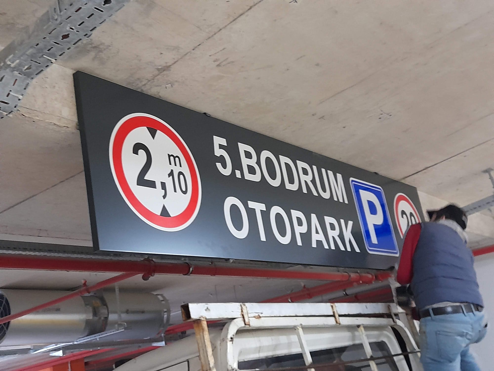Otopark Tabelası (Yönlendirme, Işıklı) - Bade CW Uygulama Örneği